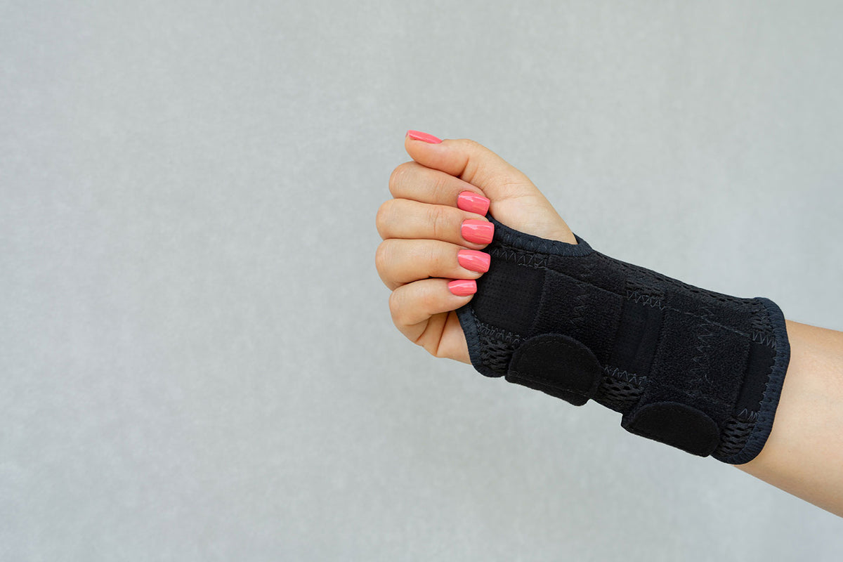 The Dos and Don’ts of Wearing a Wrist Brace